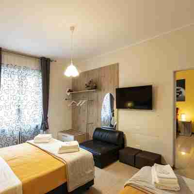 Pied à Terre Atelier. A Spacious Apartment in the Historic Center of Verona. Rooms