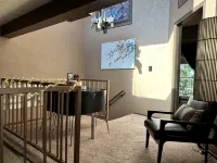 7 Mins to Lake Tahoe Beaches, 3 Mins to Heavenly Ski Slopes! Breathtaking Views! - balcony