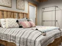 ON THE ROCKS is the place to be!!! A new spacious cabin & fully stocked! Hotels in Glenwood