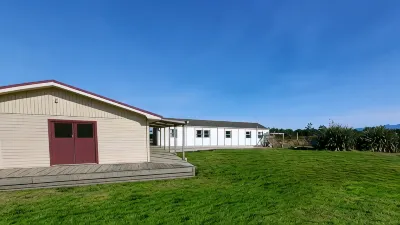 Rarakau Lodge Hotels in 