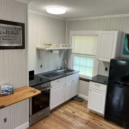 Historic Whitneyville Cottage