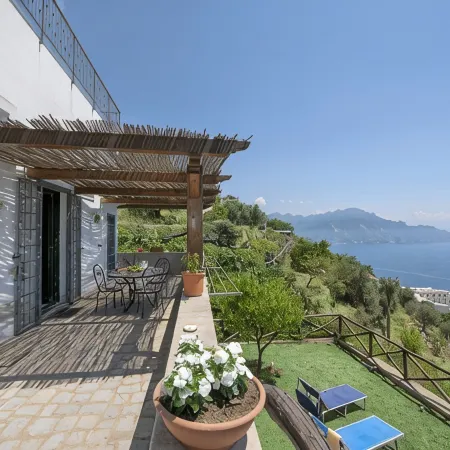 Casa NENNO with garden-solarium and beautiful view of the sea and the coast