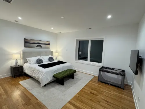 Swanky Rooftop, Birthday, Anniversary sleeps 16 - Homestays