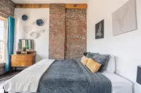 Downtown Crossroads KC Art Loft - Balcony