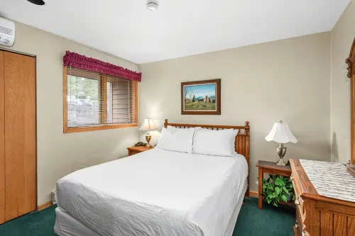 Spectacular view Lake Superior.  Spacious Lakehome on lakeshore, unit #99. - 3-Star