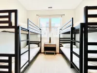 Beautiful Downtown 3BR with Free Parking - Apartments