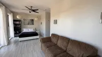 Modern 3000sf 4-Bedroom Loft in Historic Downtown Fort Scott - Wifi