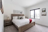Large luxury ski-in/ski-out chalet style escape