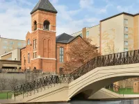 Homewood Suites by Hilton Indianapolis Downtown Iupui Hotel berhampiran Bangunan Pusat Circle