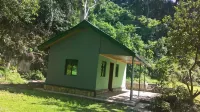 Lake Nkuruba Nature Reserve - avec sources thermales