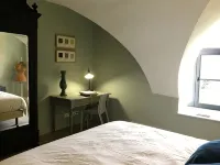 Former convent from the 17th, renovated, private garden, Beaune center - 4-Star