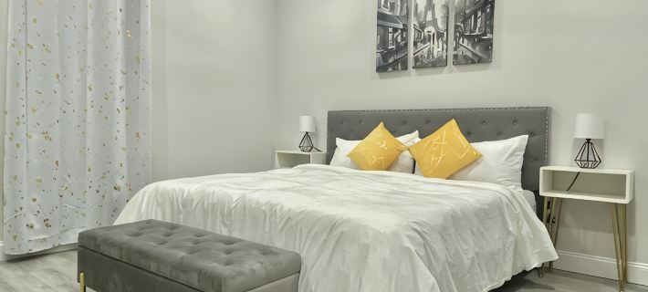 Modern Home In Melbourne Hotels in Melbourne
