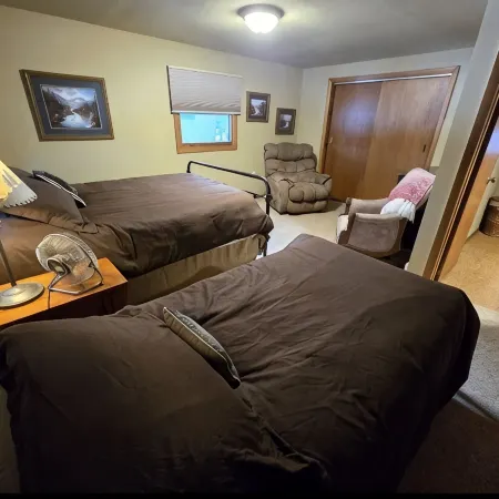 A Place to Heal on Ada Lake 3Bdrm Lake Home, Swim Raft, Optional Boat Rental 랭레이드 카운티 호텔
