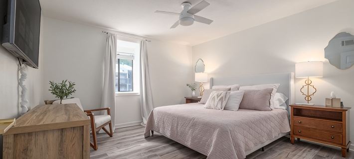 Luxury in the Heart of Homewood, Minutes from Samford! Hotels in Homewood