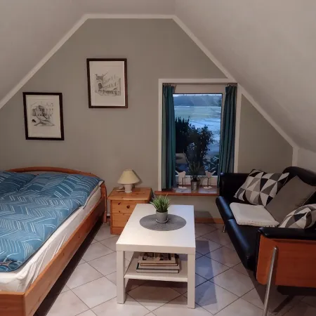 You will find relaxation and a peaceful idyll here in the Apartment-Feldsteingarten
