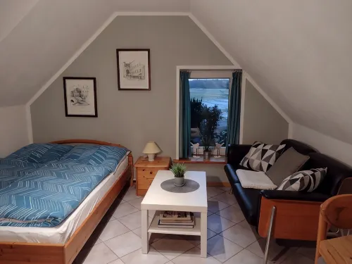 You will find relaxation and a peaceful idyll here in the Apartment-Feldsteingarten - Homestays