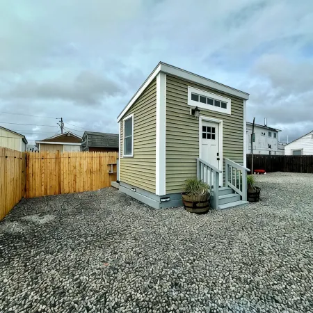 Premier, modern, fully renovated, Beach home...stroll to the beach in 3 minutes!