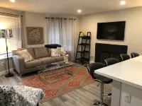 Luxury Newly Remodeled 3 Bedroom Duplex Unit - Homestays