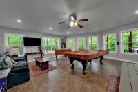 Smith Lake ,Off I65,Sleeps 25, Rocket Fiber Internet!  Deep Water, Pets Ok. - balcony