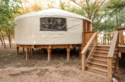 Mockingbird Yurt/Cold A/C! Hot Tub/Medina River Access/River Yurt Village - Chalets