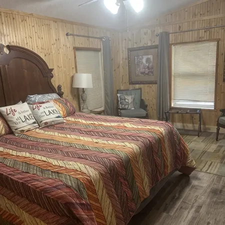 Whispering Pines Lakeside Retreat