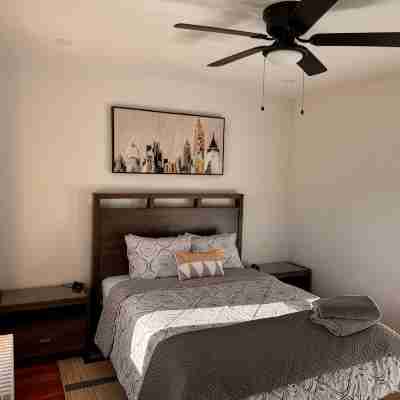 NEWLY RENOVATED STUDIO CLOSE TO DOWNTOWN IPSWICH Rooms