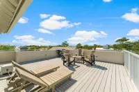Private Pool+ Hot Tub -Golf Cart -Block to Beach -Beach Chair Service -GameRoom - บูติค