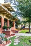 Family home with fenced yard 6 minutes to the Silos - 3-Star