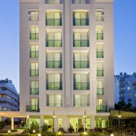The Room Hotel & Apartments