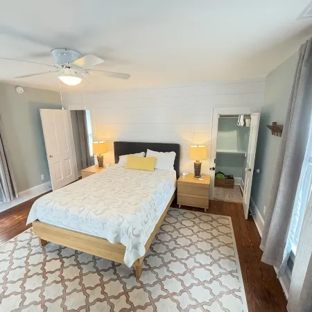Cozy Cottage - quaint and comfy - 5 blocks to the beach, 1 block to Mason Ave.