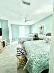 Gated Waters Edge, deeded beach with chair set up, private pool, 5-5+, sleeps 16 - واي فاي