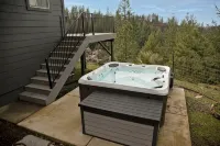 Breathtaking Sierra Foothills Sunset Views w/Hot Tub, Volleyball, and EV Charger - 4-نجوم