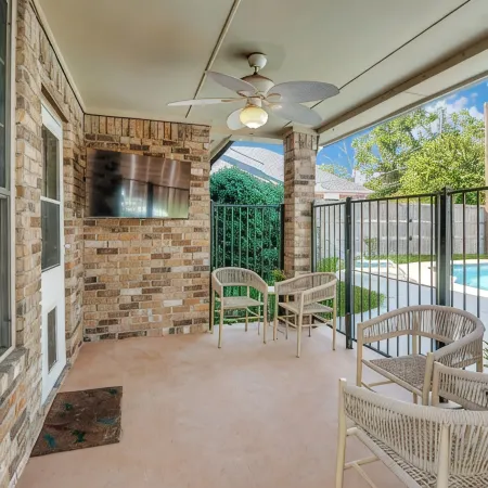 4 Bedroom & Pool: Great Irving Location close to attractions