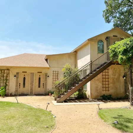 Fortunata Winery Villa #5, Elegant Stay for 4