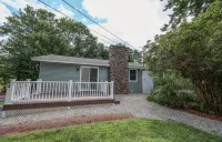 Charming Lake Community Bungaloo. Comfortable living with 86 inch tv! - Homestays