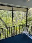 Stilted home on private peninsula. Close to restaurants, boat ramps - 3 stjerner