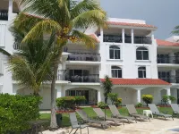 Peaceful Oceanfront Paradise - 100 Feet from Caribbean! - 2星級