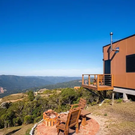Charming Chalet With Fireplace and hot Tub! Vst044