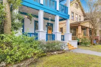 1537- Trend Setter, Entertain Your Heart Away, 1 Mile to Arenas, Pet Friendly - شرفة
