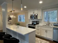 Cheerful & private 3 bedroom Shoreline home. - Wifi