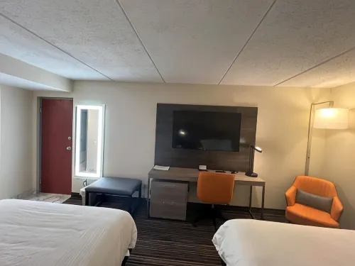 Rodeway Inn - parking