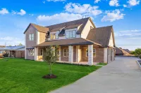 Lakeview Oasis Home with Spa near Lake Lewisville - Boutique