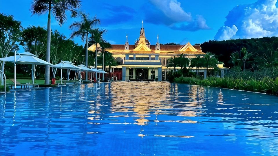 Jinghong Shanye Luming Hot Spring Villa