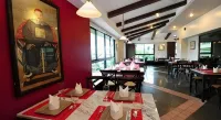 Bonito Chinos Hotel - parking