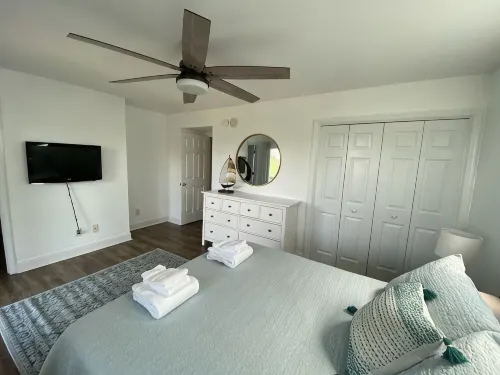 Waterfront: Dock Access, Walk to Beach, Pier & Shops, 5Br, Sunset View / 10% Off - Kylpyammeita