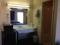 Super 7 Inn Siloam Springs - 2-Star