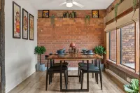 Iconic Warehouse Apartment~CBDEdge~2Bed/2Bath/1Car - 3-Star