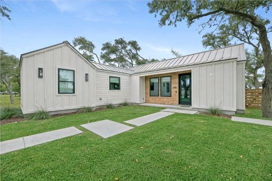 King Street Retreat  RP506