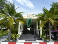 VIP Chain Resort Pool Villa