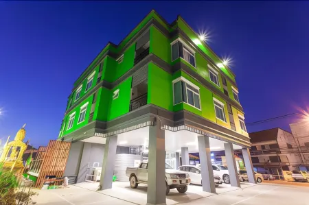 Tonkok Hotel Отели рядом с достопримечательностью «Ramkhamhaeng University Chiang Rai Campus in Honour of Honour of His Majesty the King»